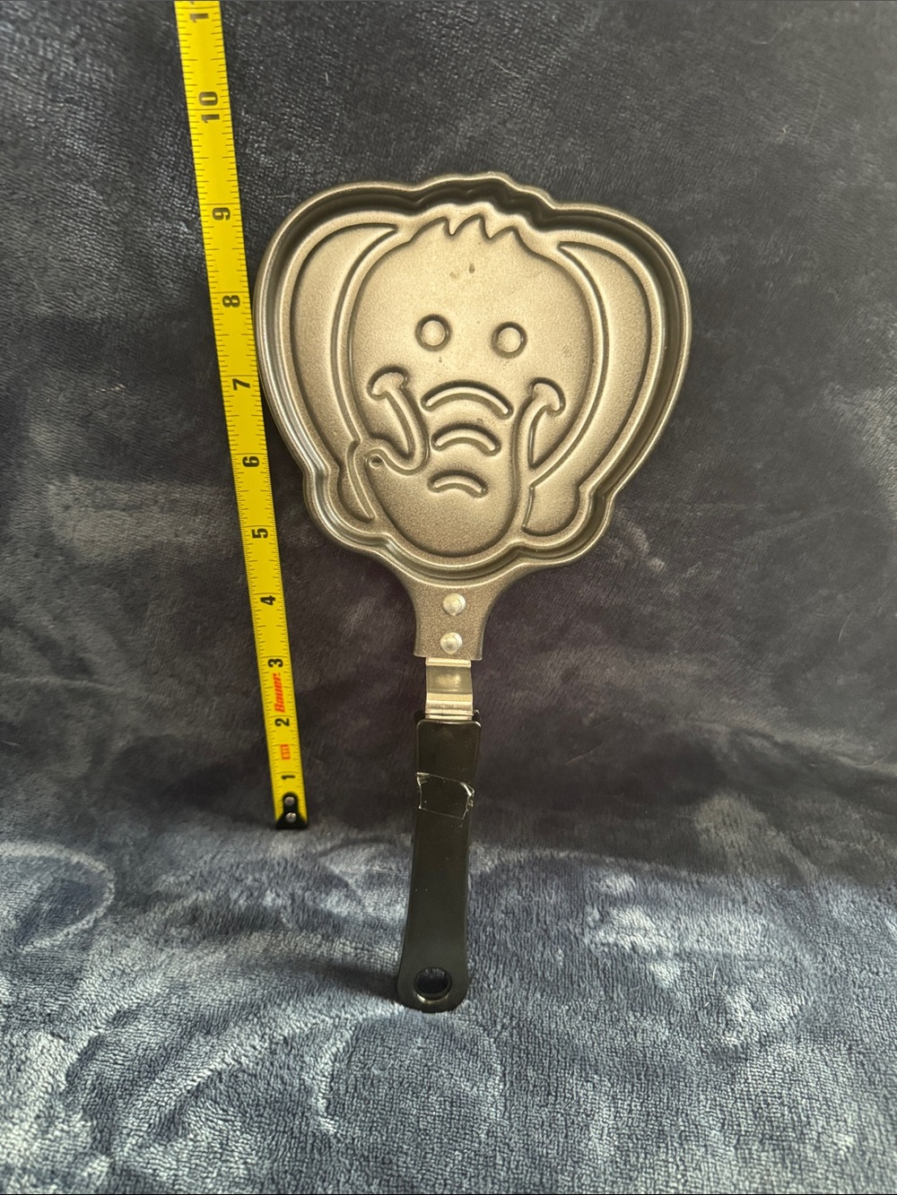 Bauer Elephant Face Nonstick Pancake Mold - Metallic Gray with Black Handle
